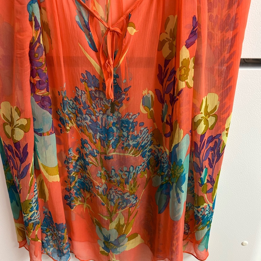 HALE BOB 100% Silk Top
Size S Like New
5 Star Seller ***** - Picture 5 of 9
